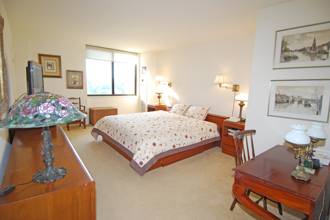 North Shore Towers Apt.