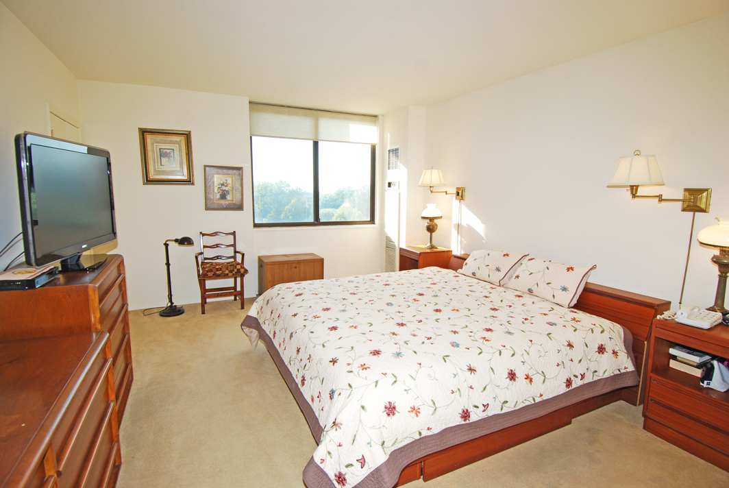 North Shore Towers Apt.