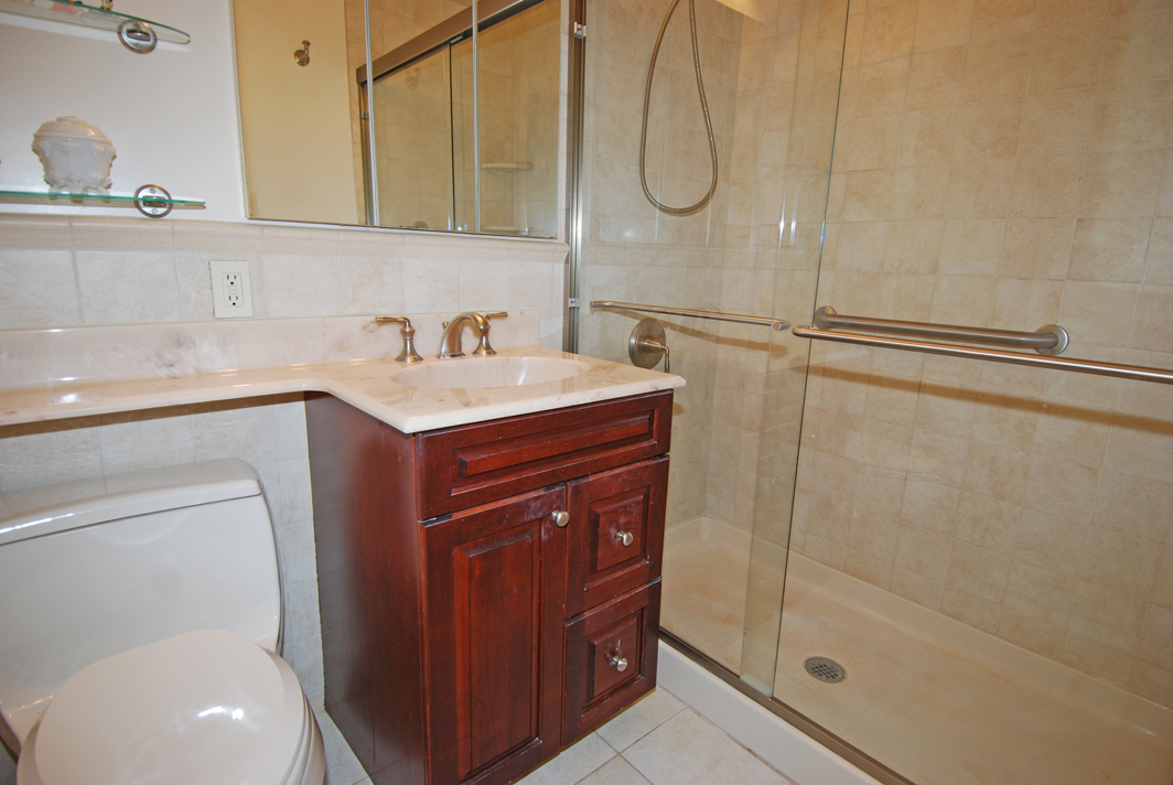 North Shore Towers Apt.