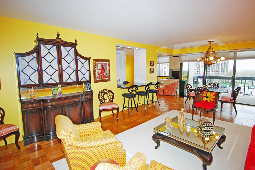 North Shore Towers Apt.