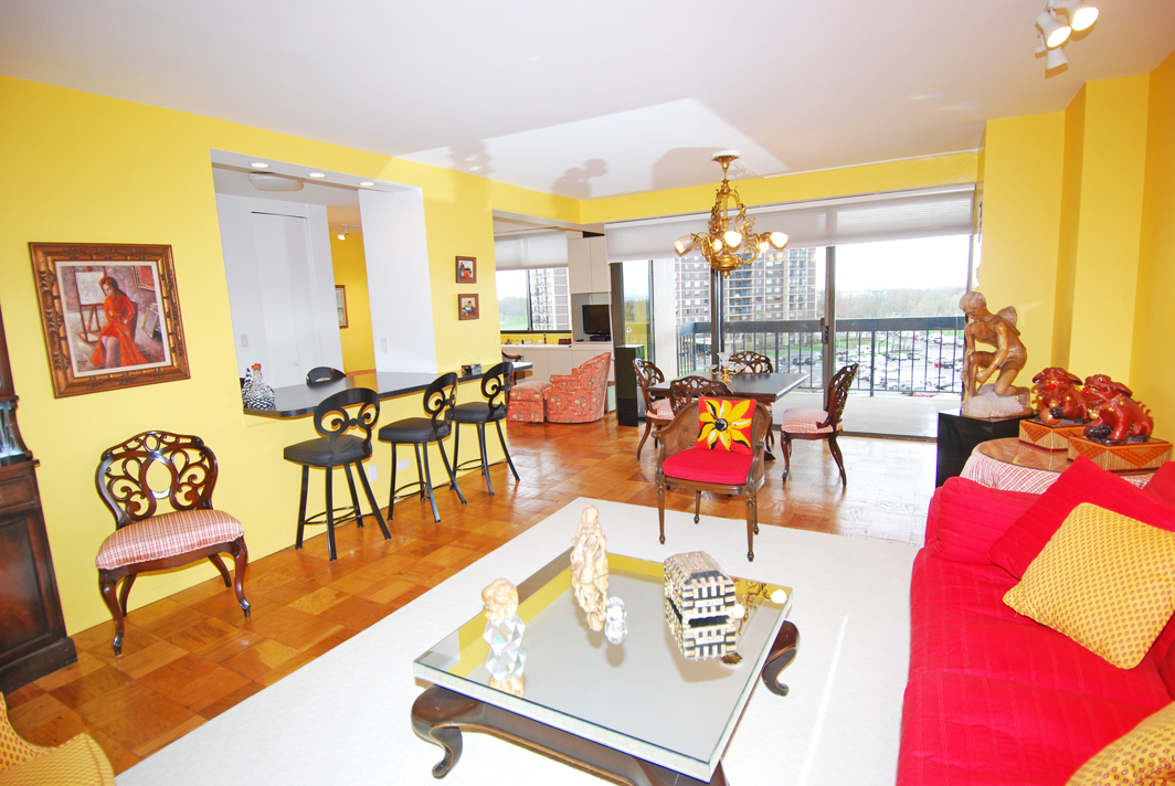 North Shore Towers Apt.