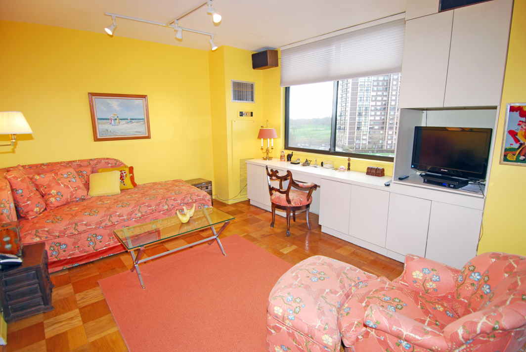 North Shore Towers Apt.