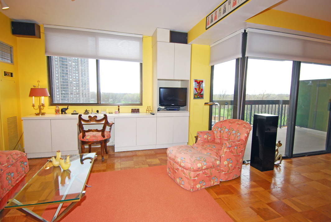 North Shore Towers Apt.