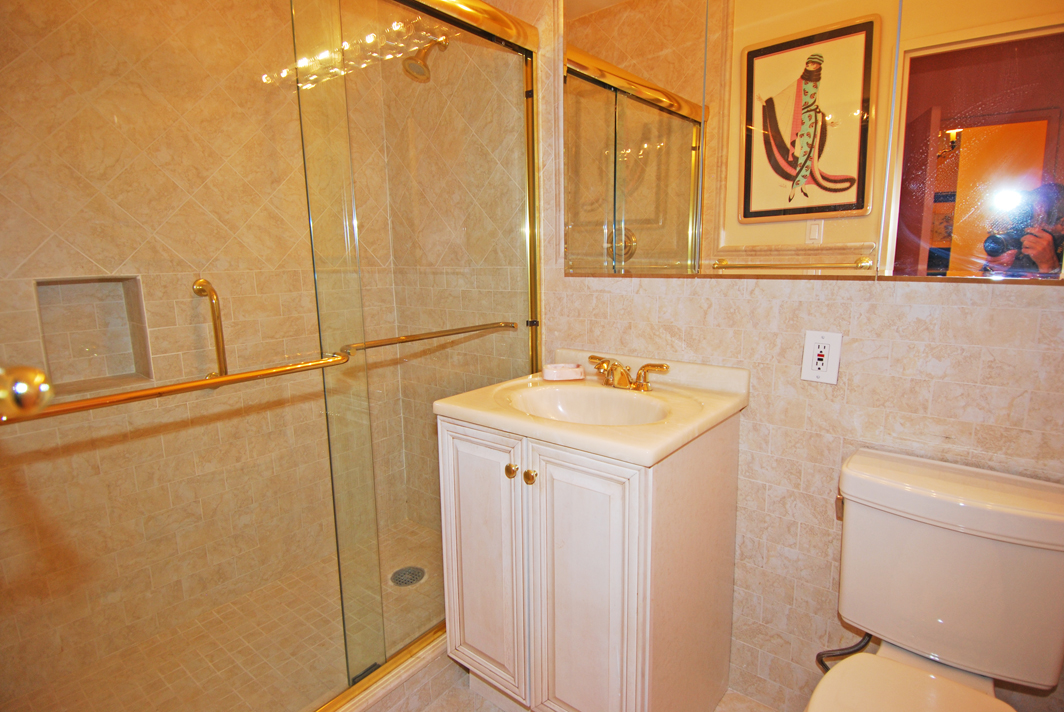 North Shore Towers Apt.