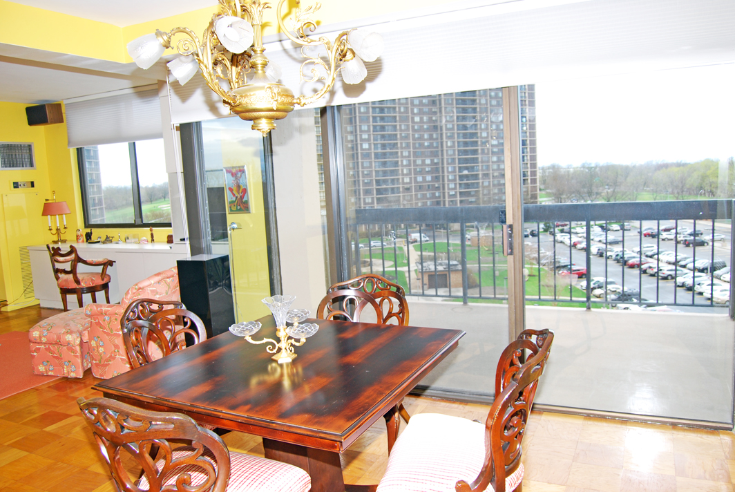 North Shore Towers Apt.