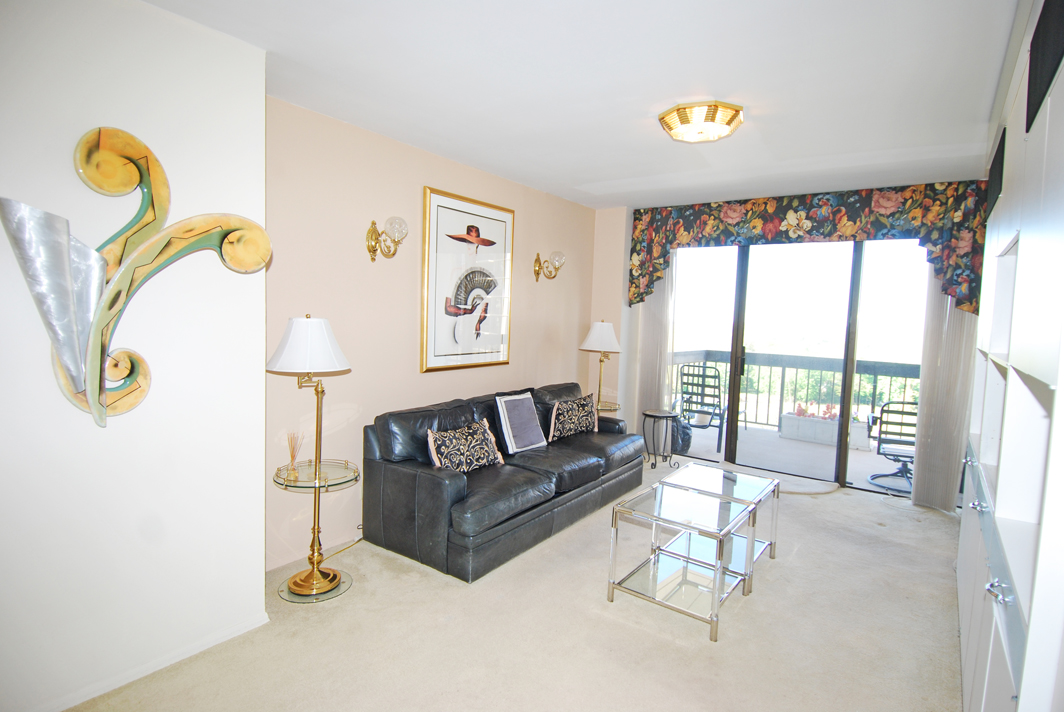 North Shore Towers Apt.