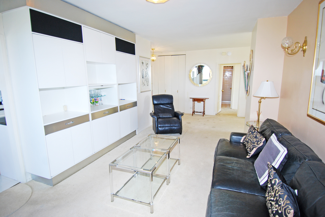 North Shore Towers Apt.