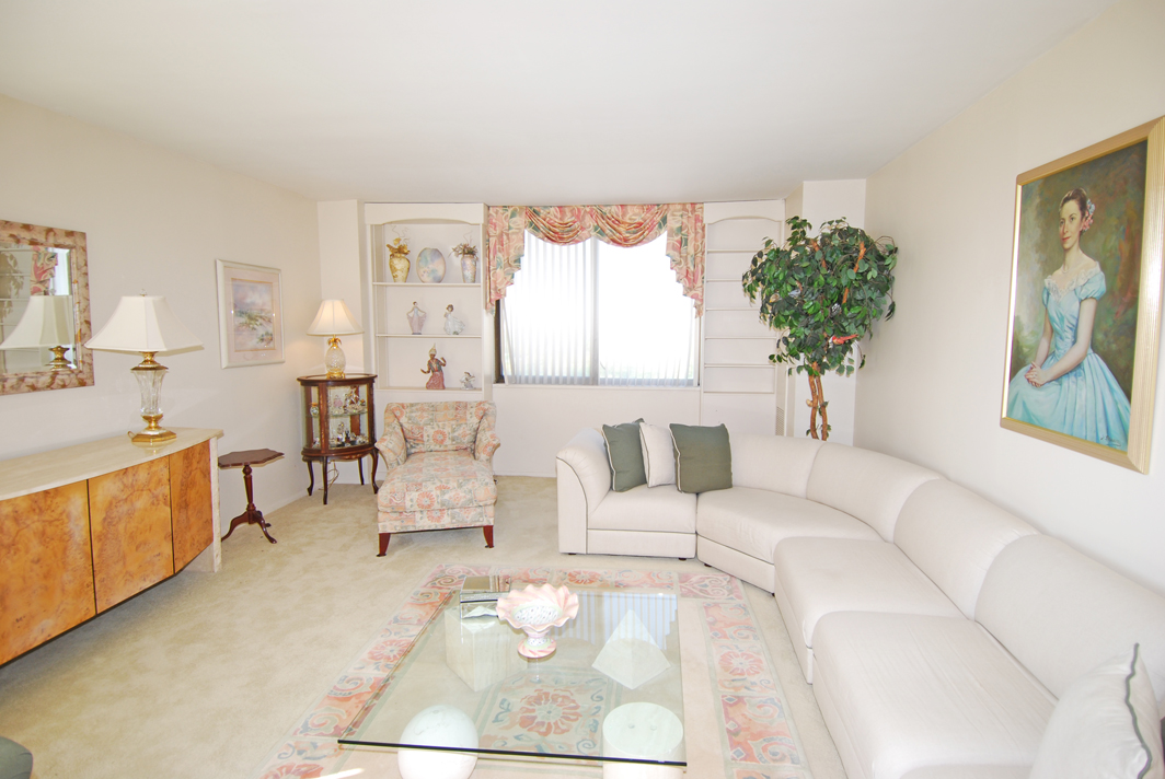 North Shore Towers Apt.