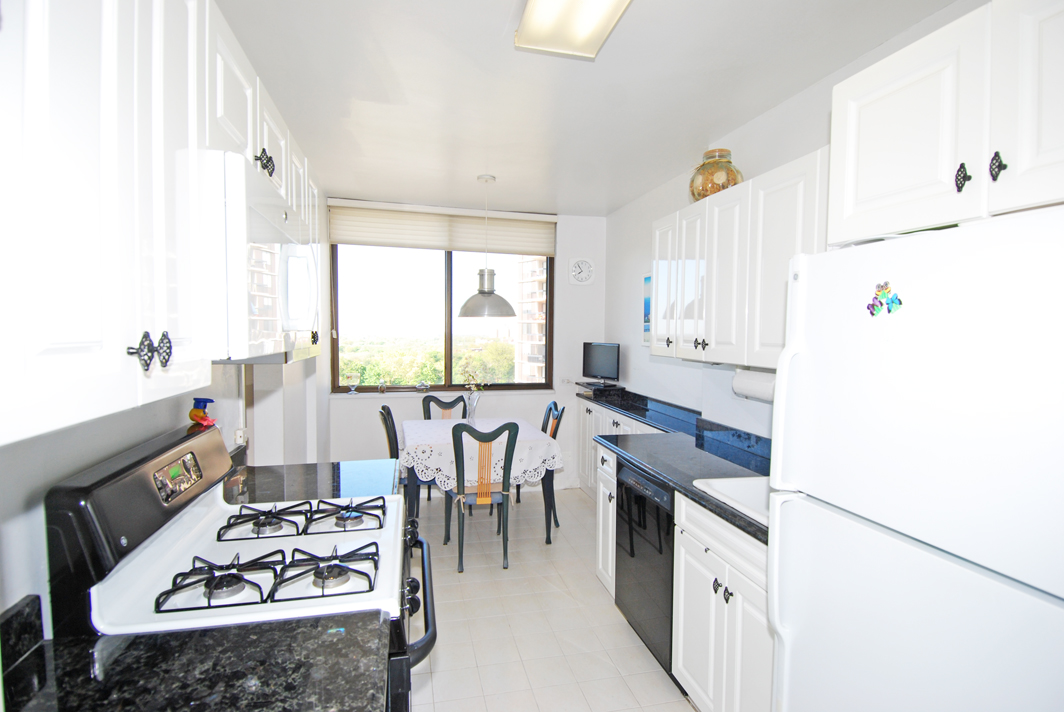 North Shore Towers Apt.