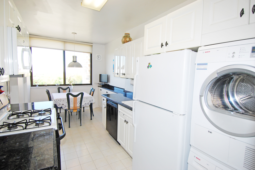 North Shore Towers Apt.