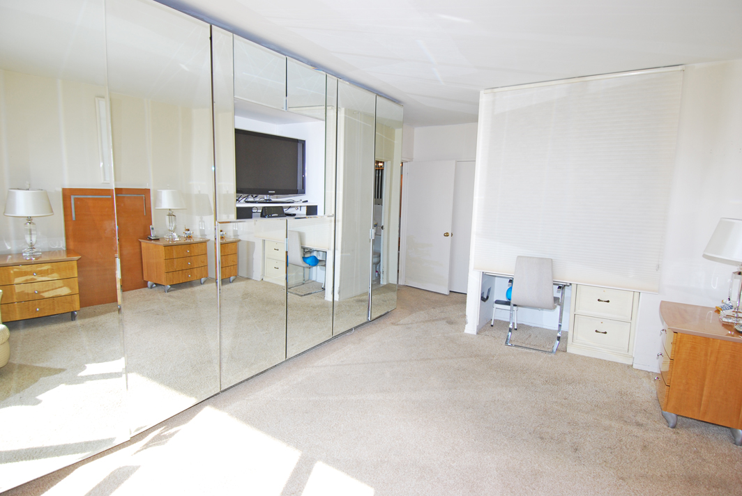 North Shore Towers Apt.