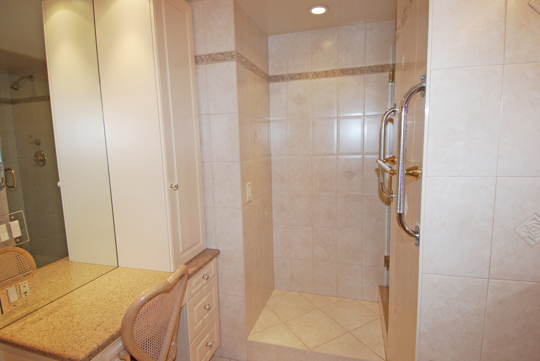 North Shore Towers Apt.