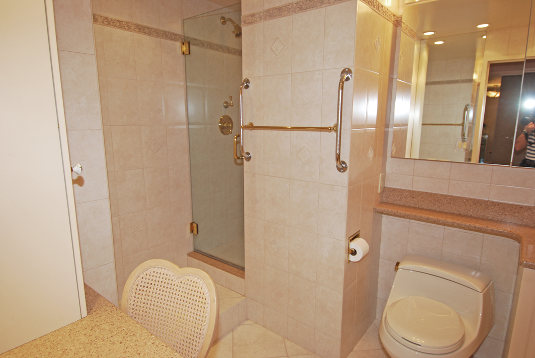 North Shore Towers Apt.