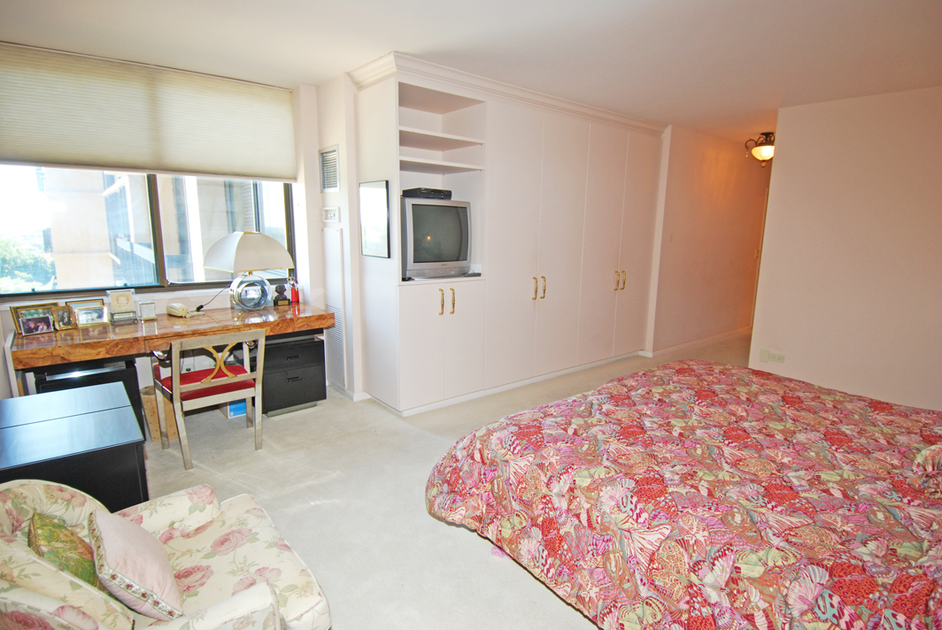 North Shore Towers Apt.