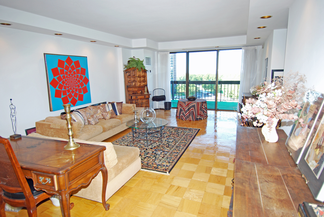 North Shore Towers Apt. 