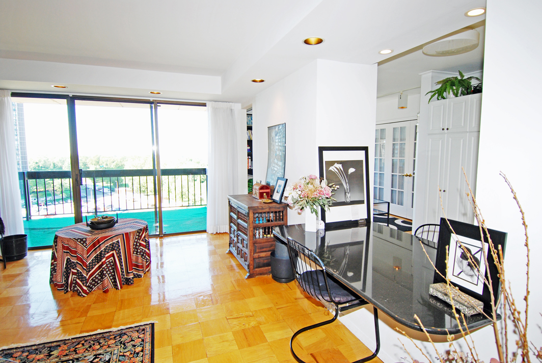 North Shore Towers Apt.