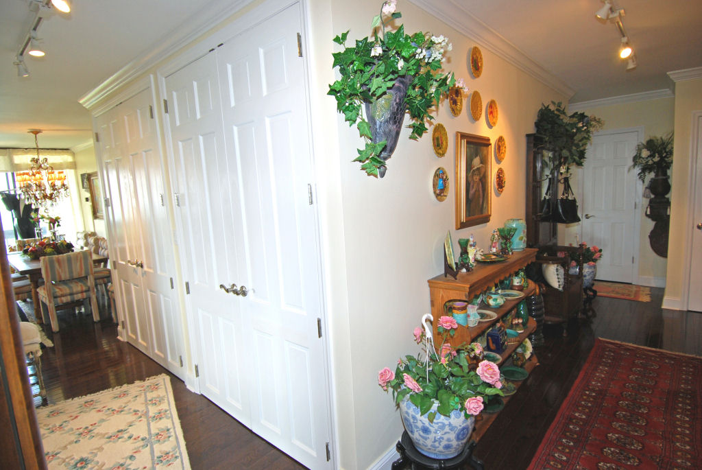 North Shore Towers Apt.