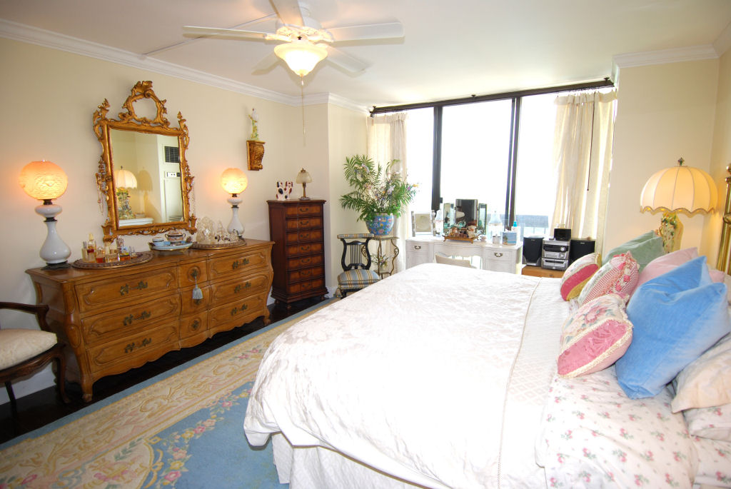 North Shore Towers Apt.