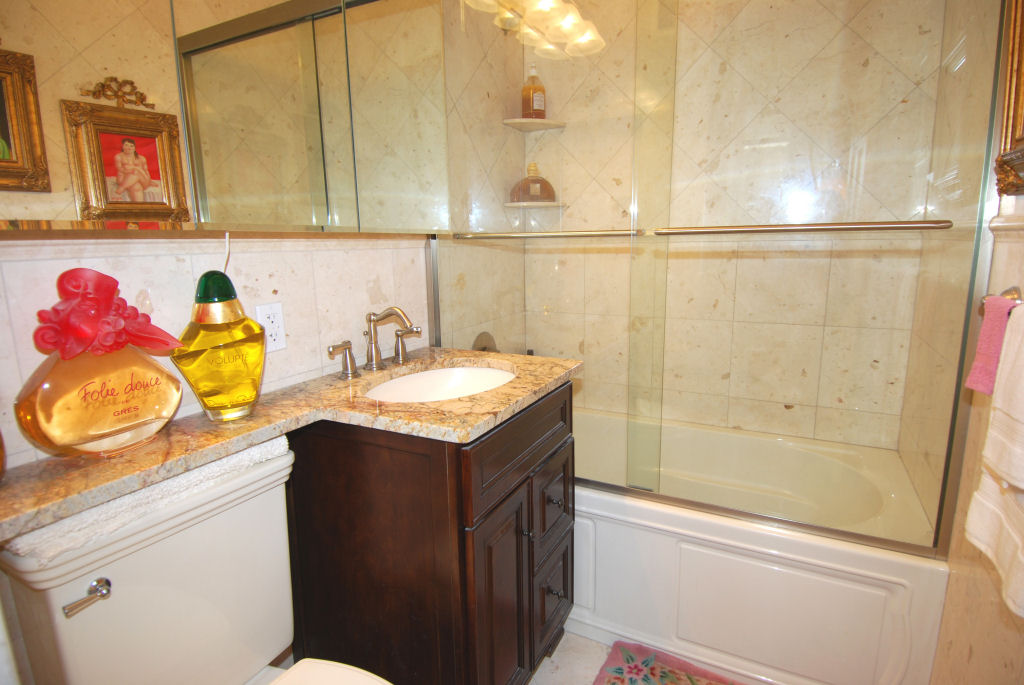 North Shore Towers Apt.