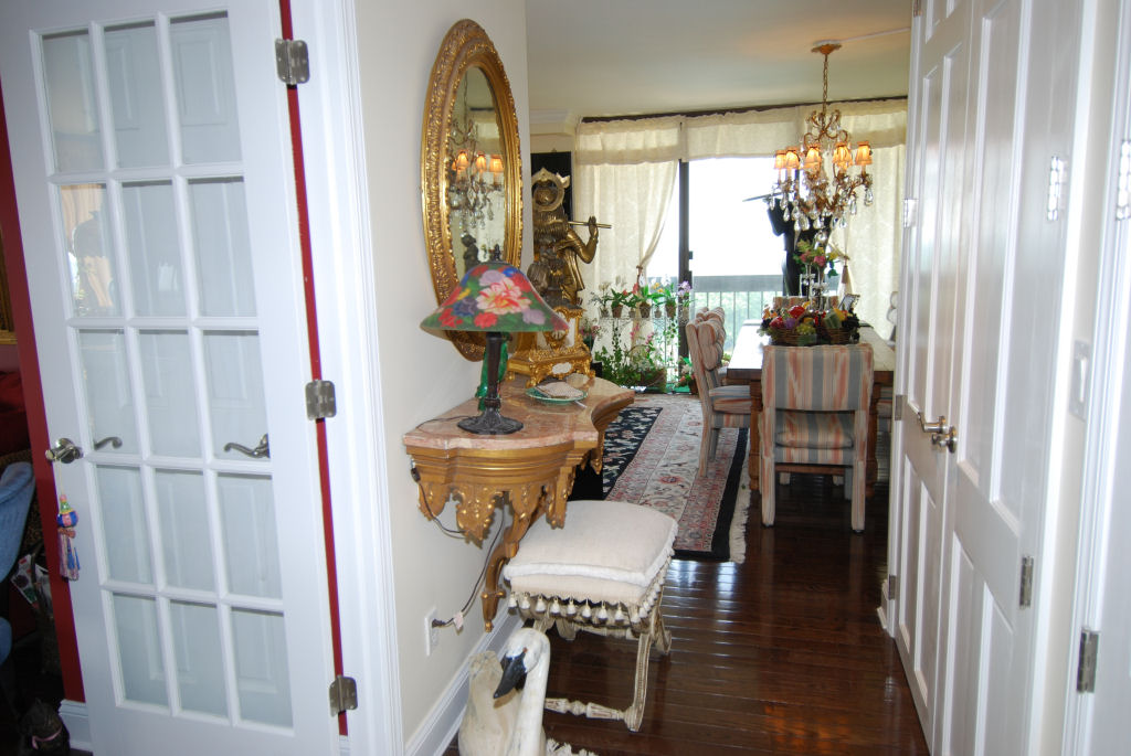 North Shore Towers Apt.