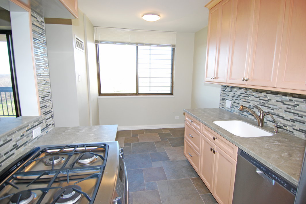 North Shore Towers Apt.