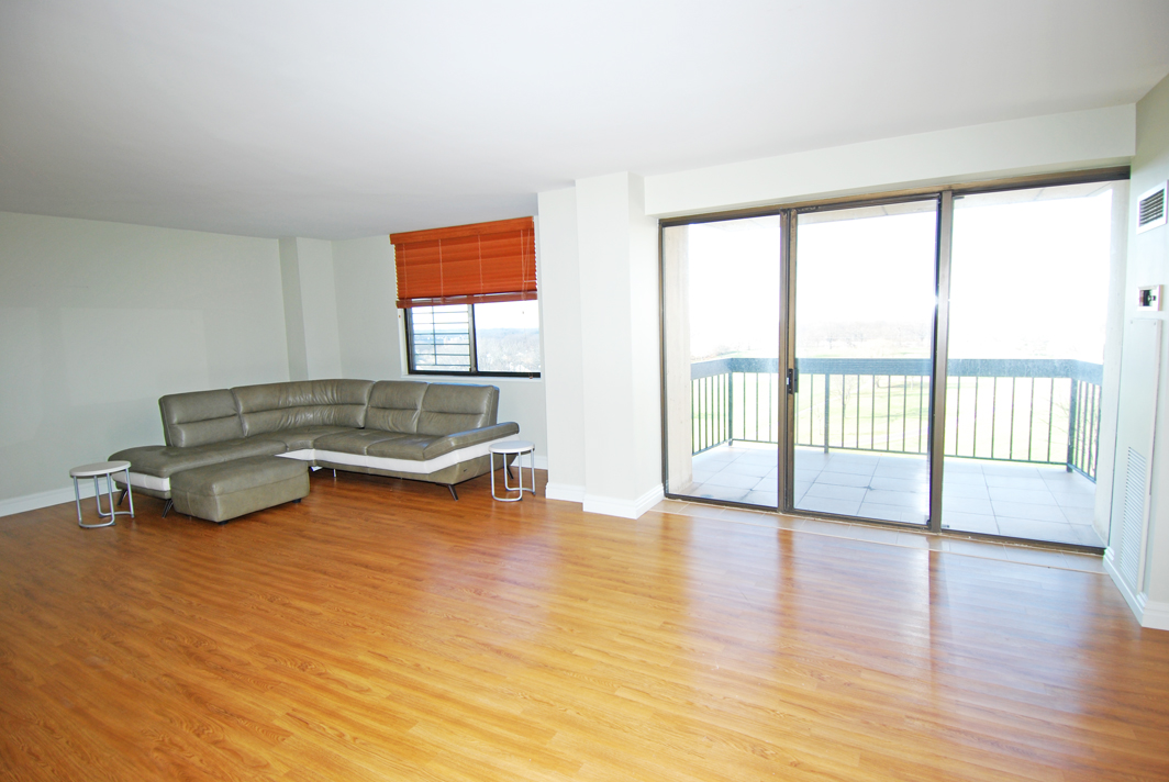 North Shore Towers Apt.