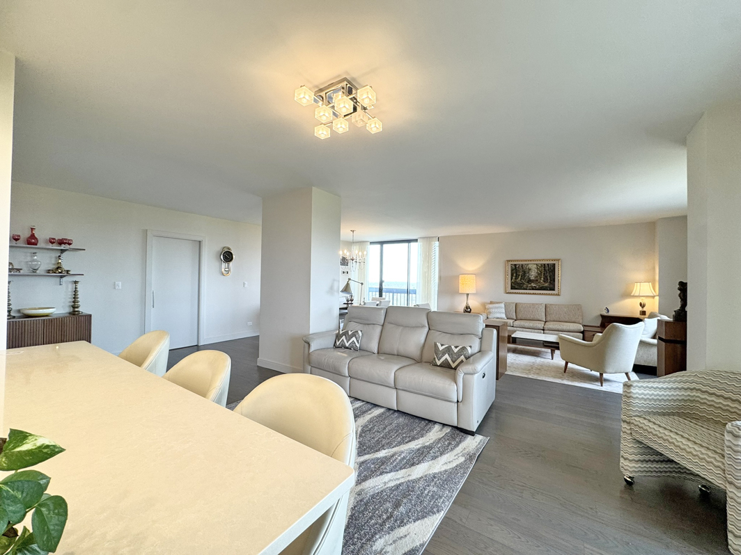 North Shore Towers Apt.