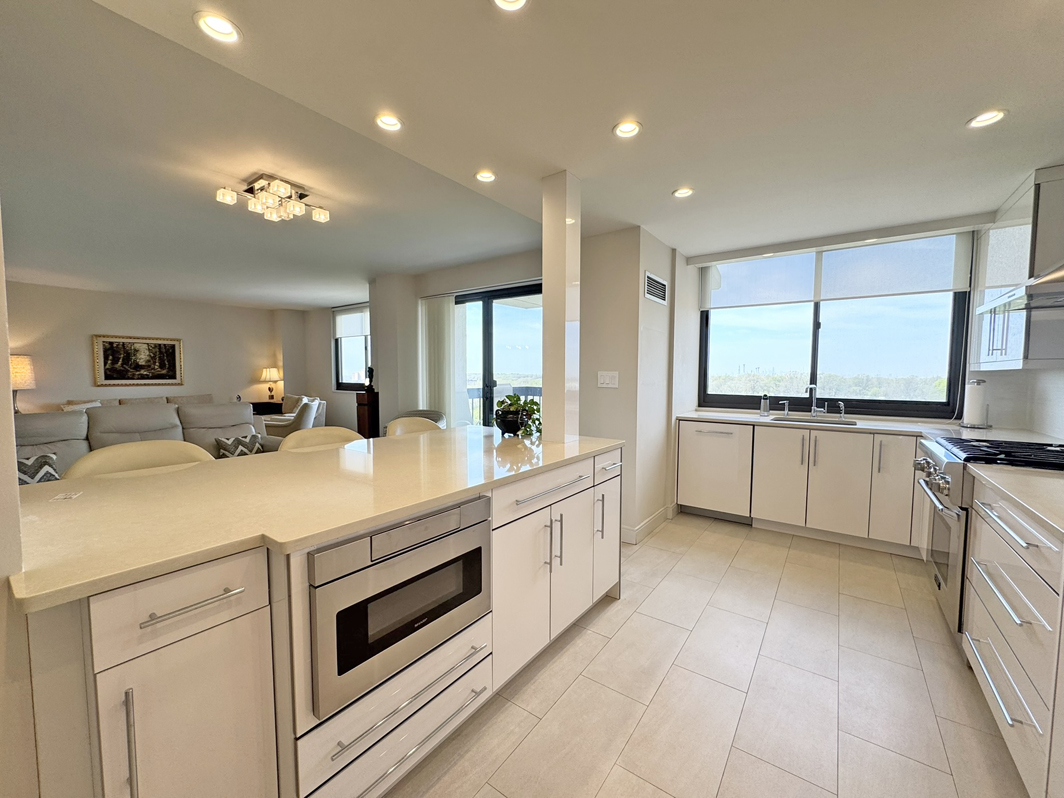 North Shore Towers Apt.