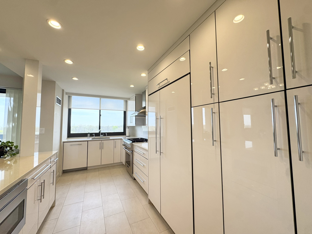 North Shore Towers Apt.