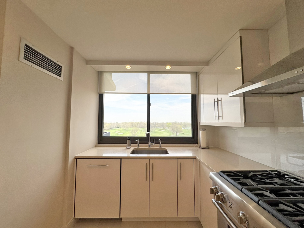 North Shore Towers Apt.