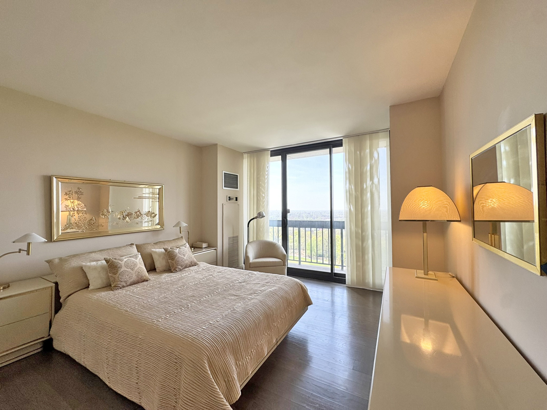 North Shore Towers Apt.