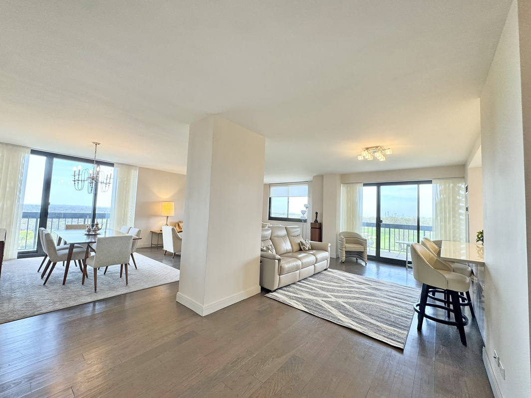 North Shore Towers Apt.