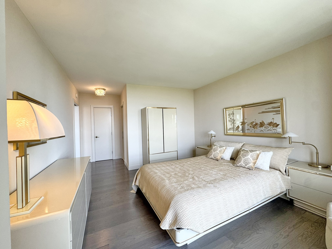 North Shore Towers Apt.