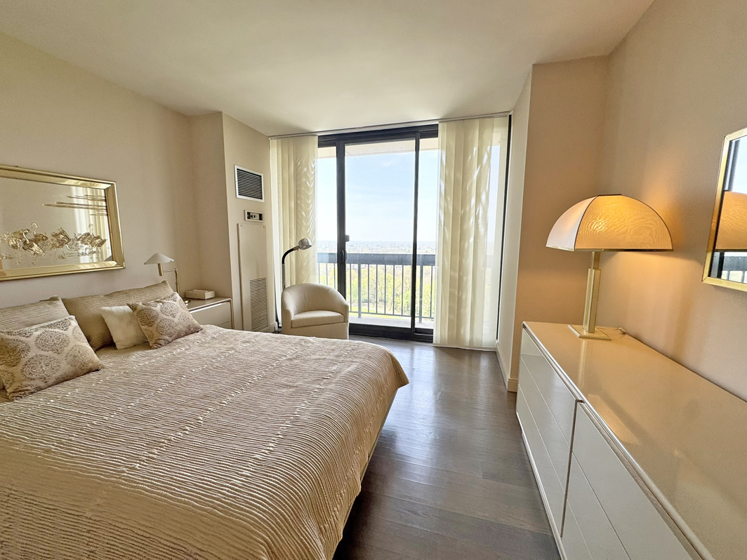 North Shore Towers Apt.