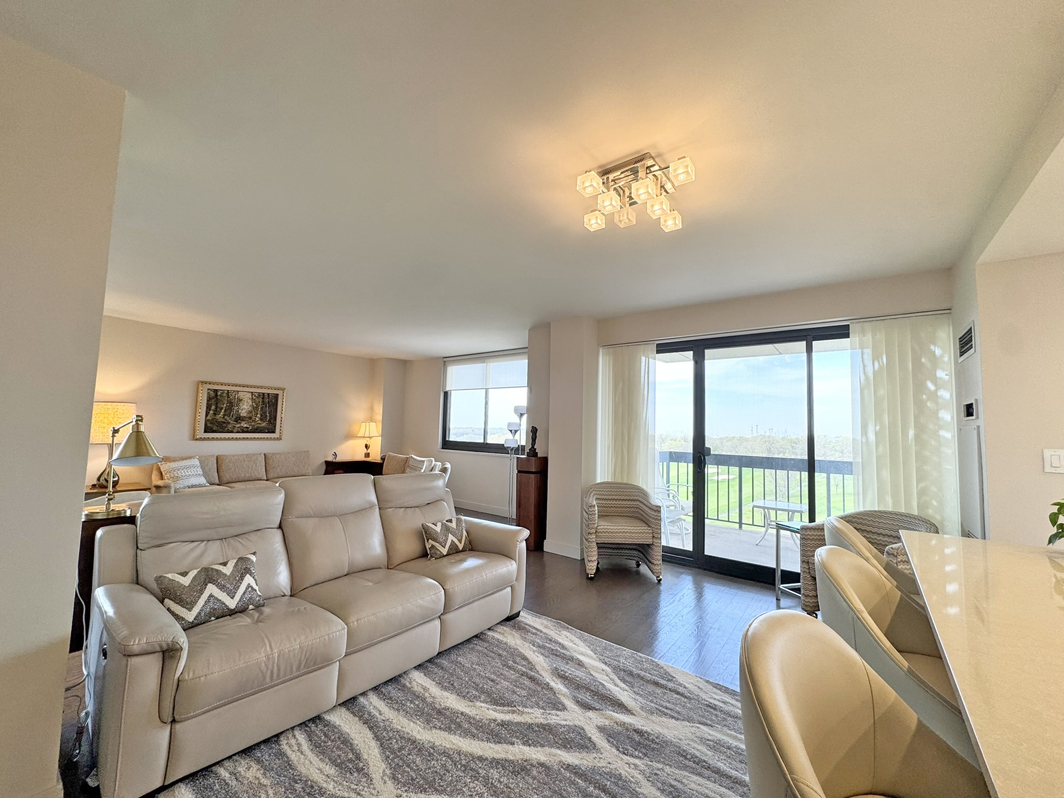 North Shore Towers Apt.