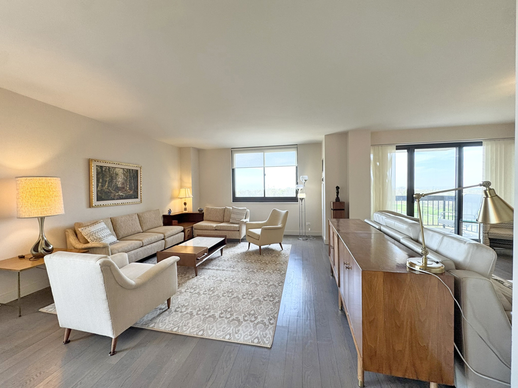 North Shore Towers Apt.