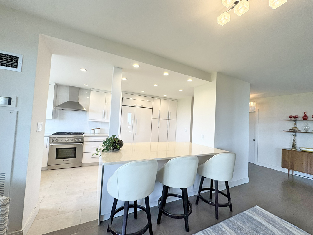 North Shore Towers Apt.