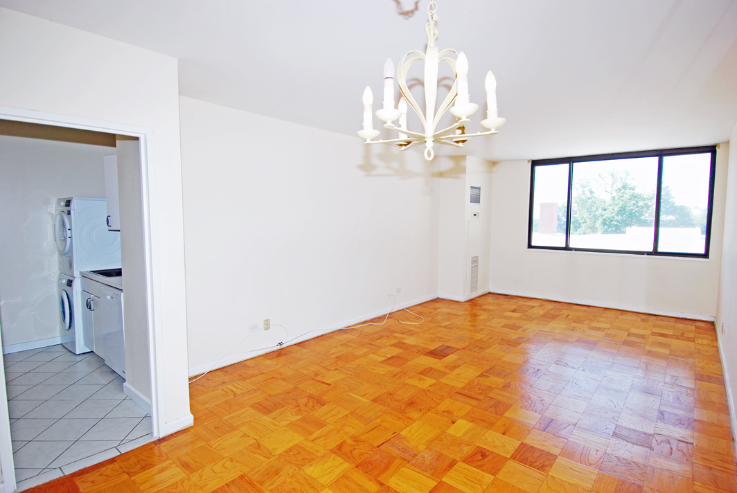 North Shore Towers 1 Bedroom Apartment