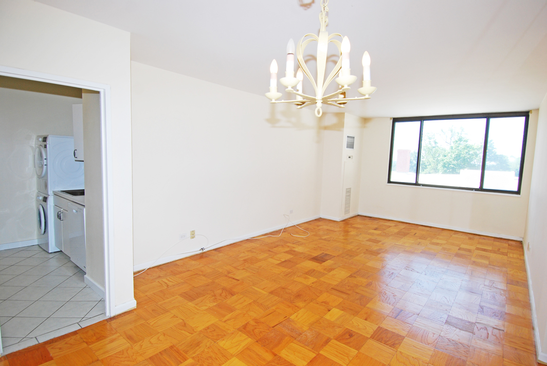 North Shore Towers 1 Bedroom Apartment