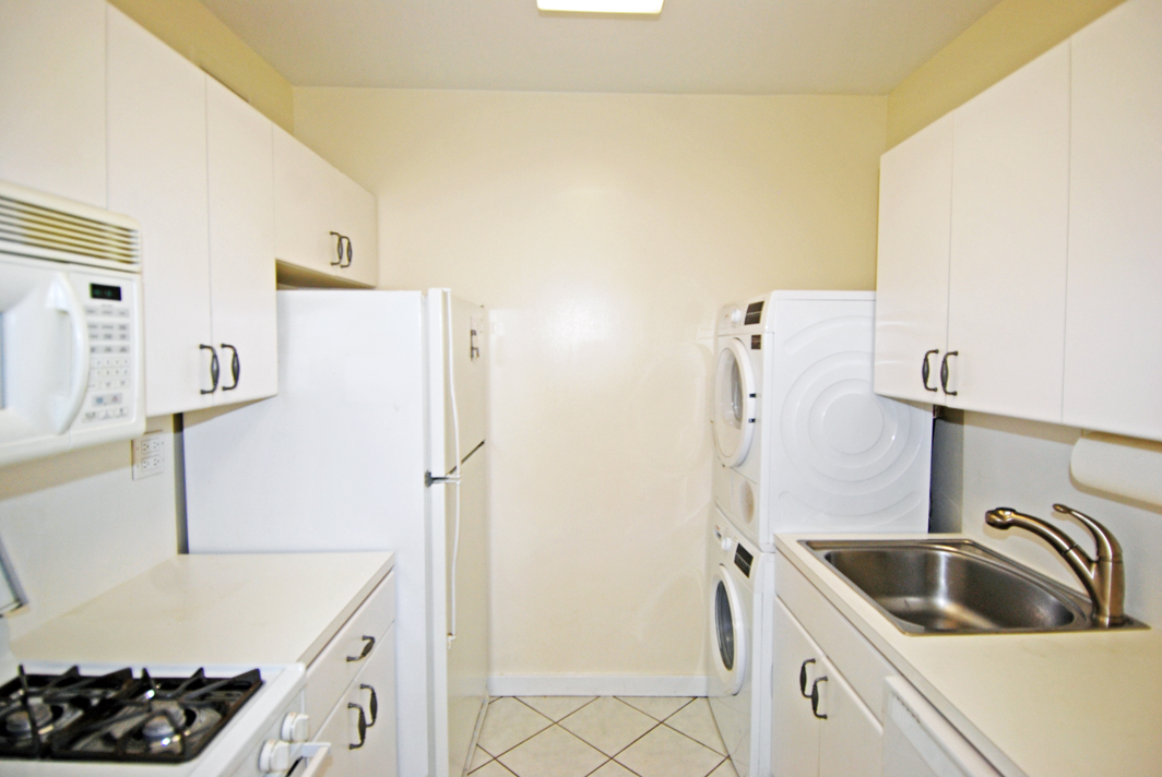 North Shore Towers 1 Bedroom Apartment