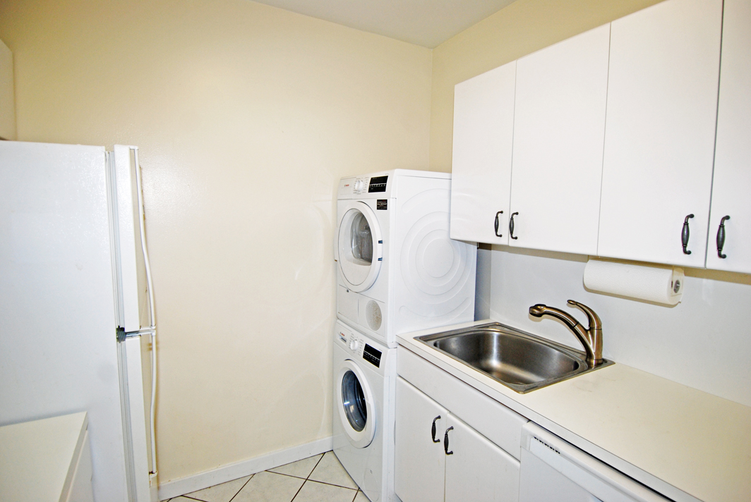 North Shore Towers 1 Bedroom Apartment