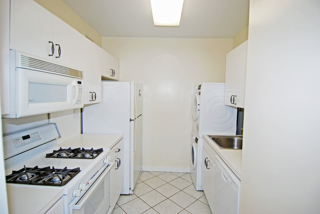 North Shore Towers 1 Bedroom Apartment