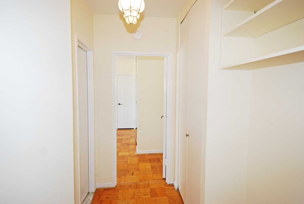 North Shore Towers 1 Bedroom Apartment