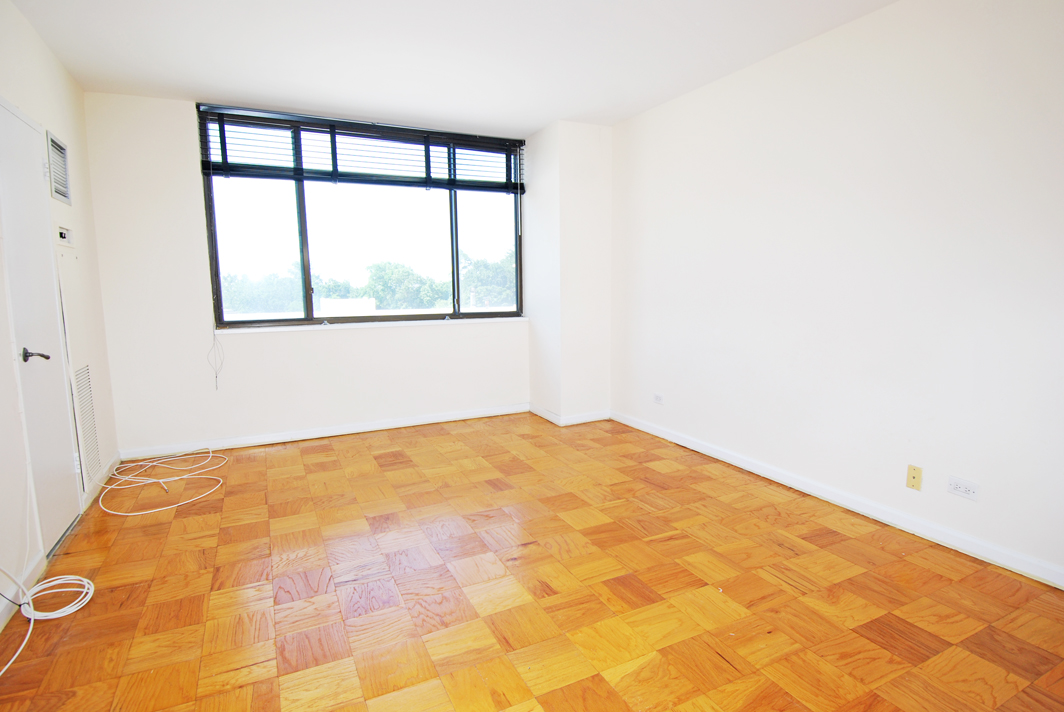 North Shore Towers 1 Bedroom Apartment