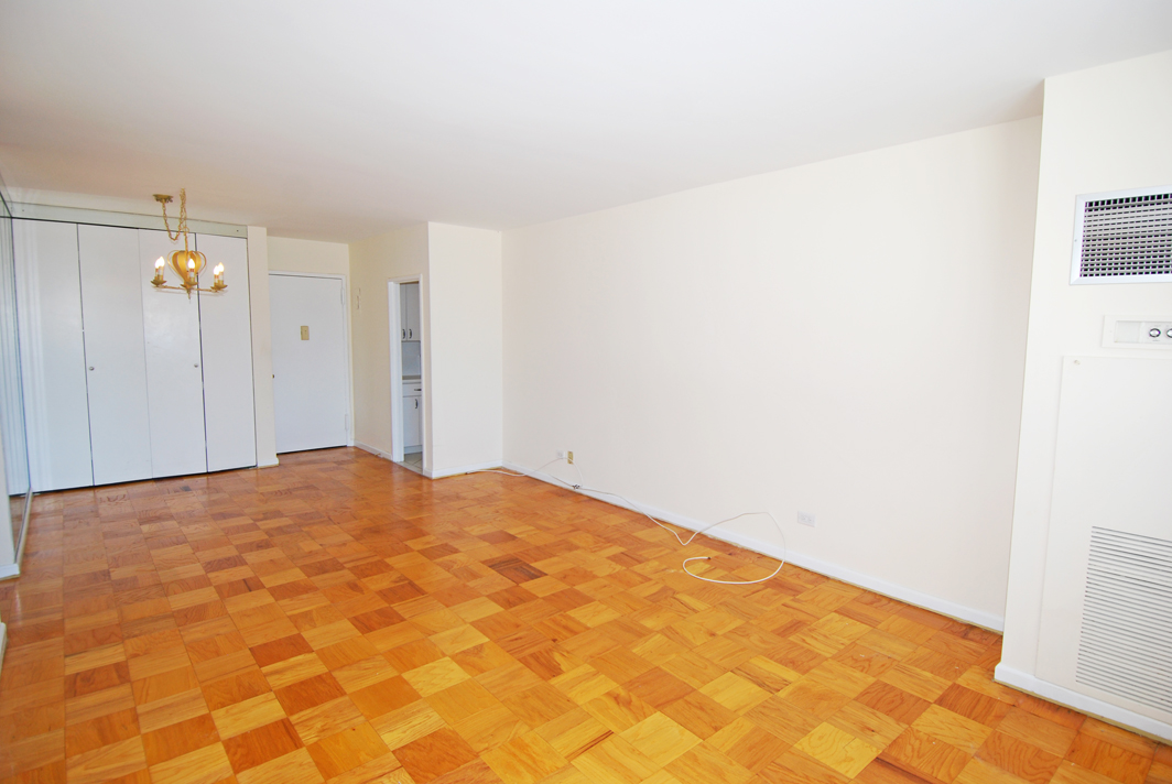 North Shore Towers 1 Bedroom Apartment