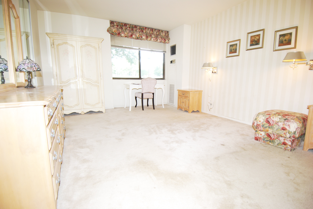 North Shore Towers Apt.