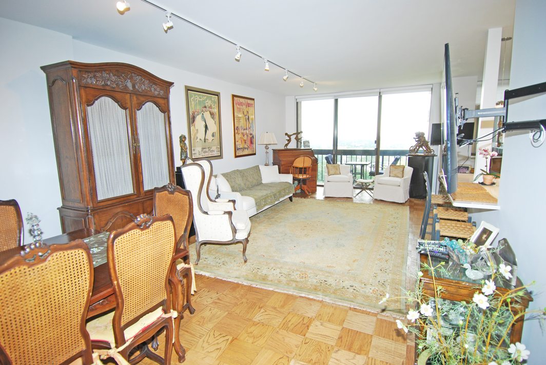 North Shore Towers Apt. 