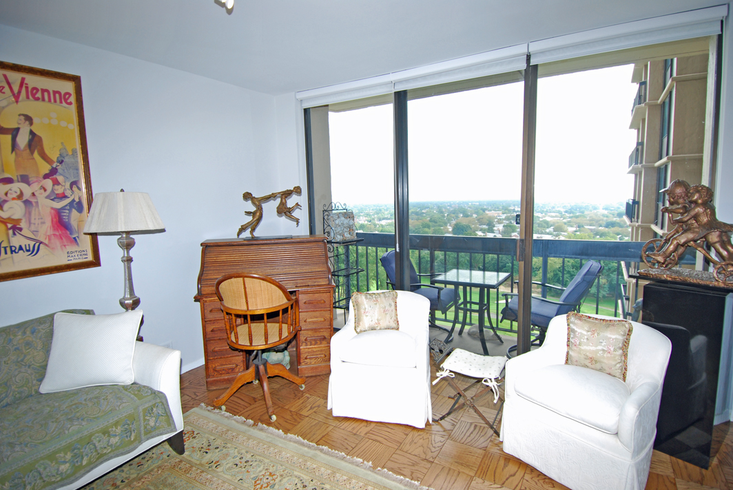 North Shore Towers Apt.