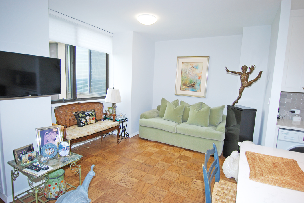 North Shore Towers Apt.