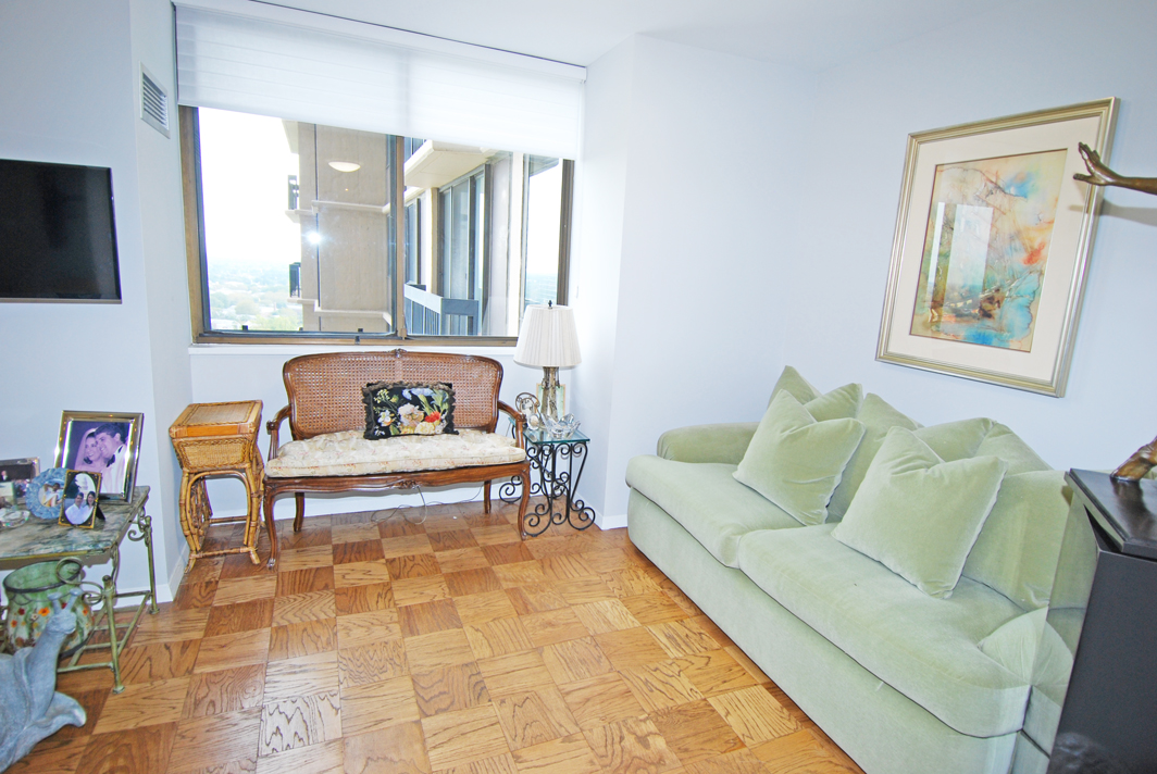 North Shore Towers Apt.